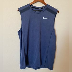 Men’s medium nike dry fit running shirt